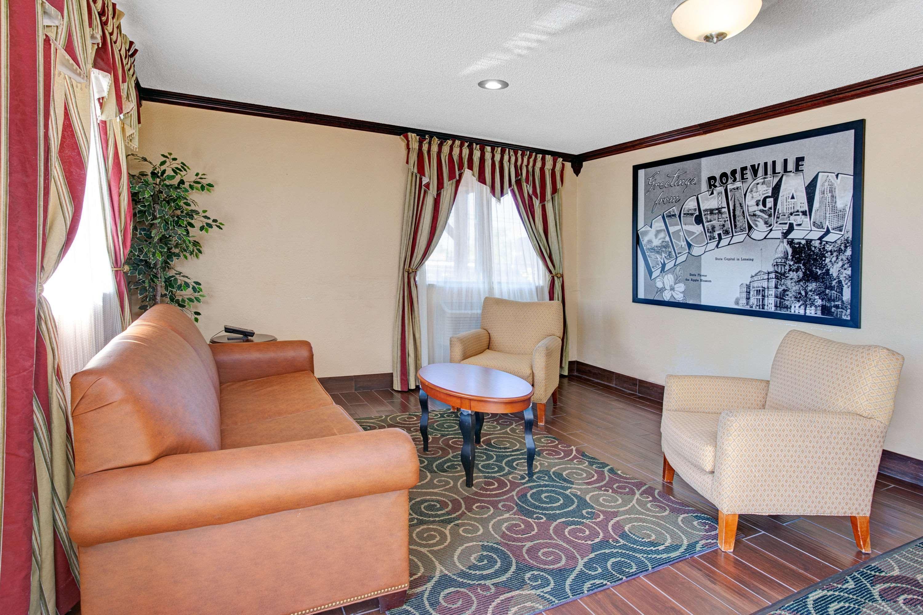 Super 8 By Wyndham Roseville/Detroit Area Exterior foto