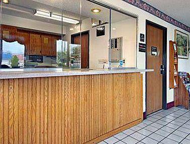Super 8 By Wyndham Roseville/Detroit Area Interior foto